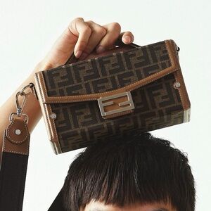 FENDI BAGUETTE SOFT TRUNK ICONIC FW22 STATEMENT ACCESSORY CONVERTIBLE BAG